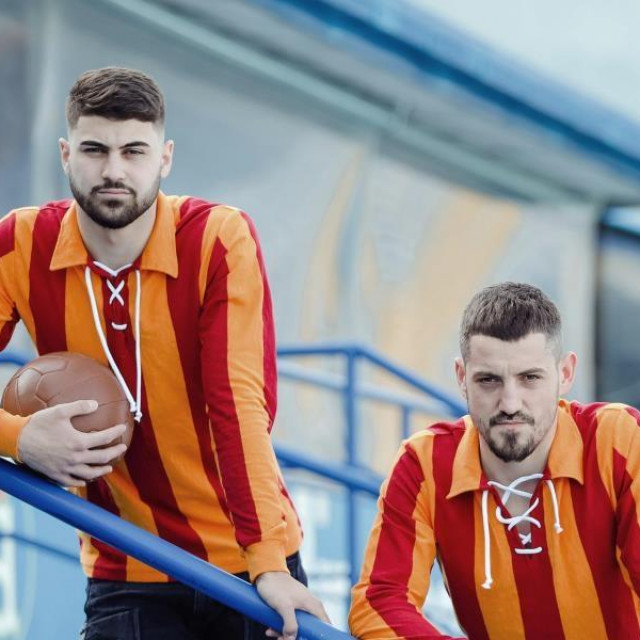 Dinamov retro dres