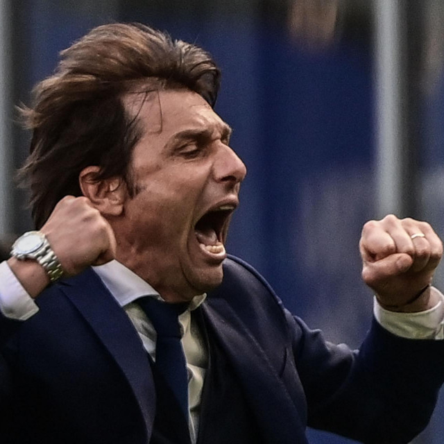 Slavlje trenera Contea