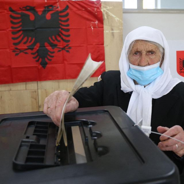 Najveći problem je što niti jedna stranka nije provela unutarnje reforme te je vode isti ljudi