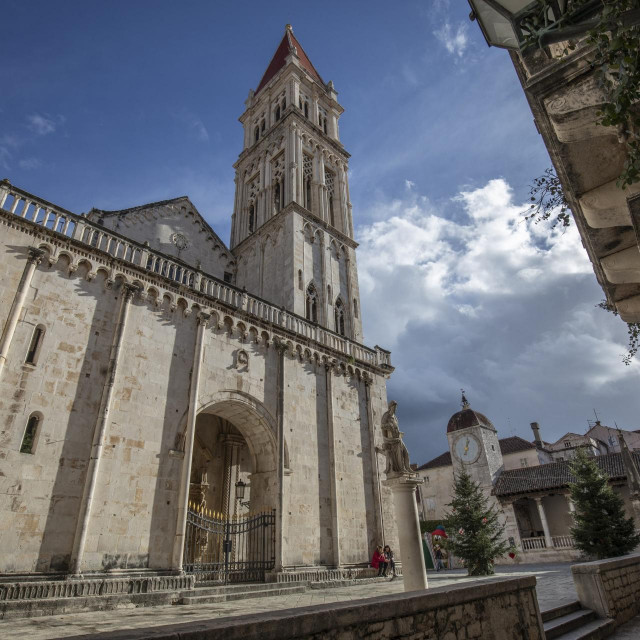 Katedrala Sv. Lovre