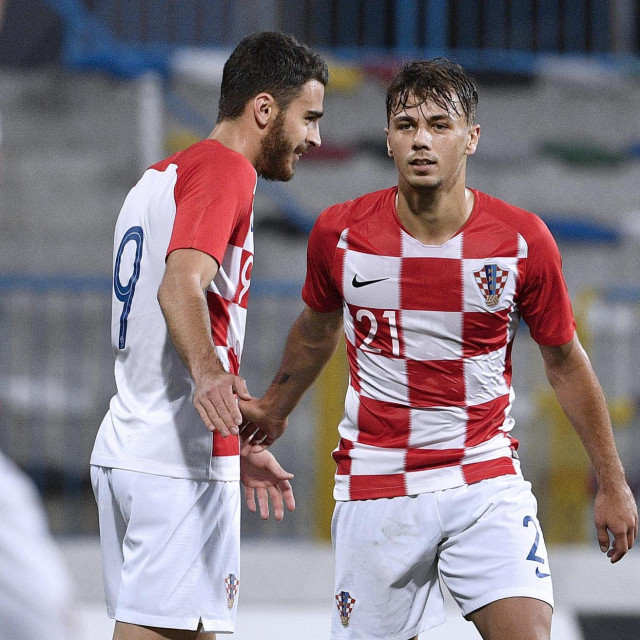Dario Špikić u dresu mlade Hrvatske (desno)