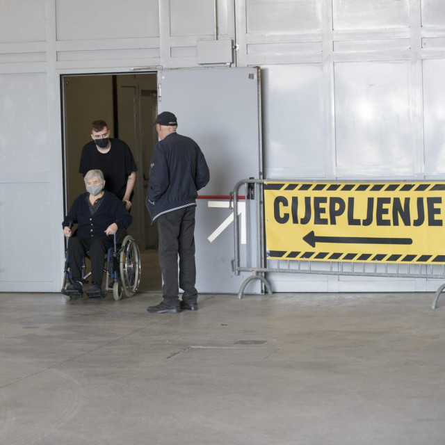 Masovno cijepljenje u Spladium Areni