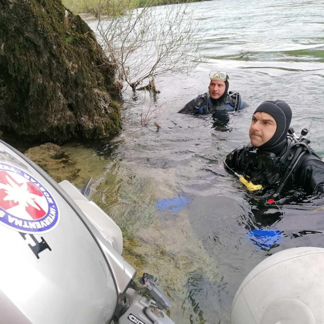 Potraga ronilaca u Neretvi