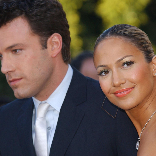 Ben Affleck i Jennifer Lopez, fotografirani 2003.