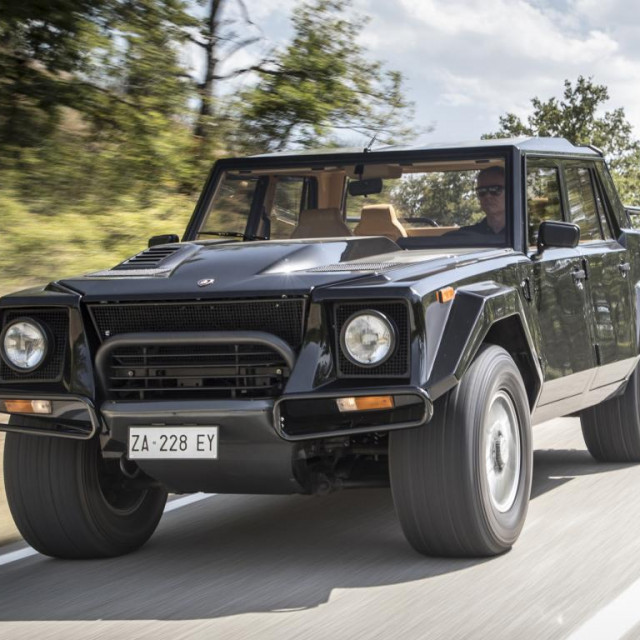 Lamborghini LM002