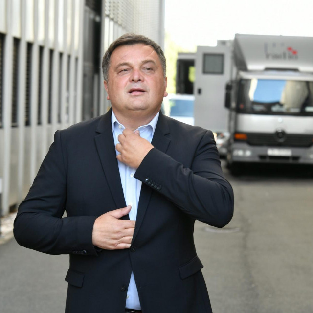 Televizijski voditelj Duško Ćurlić