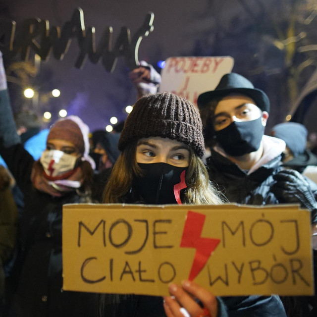 Prosvjedi u Varšavi protiv zabrane pobačaja
 