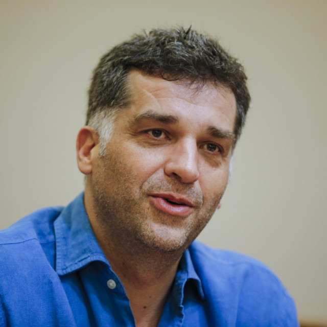 Tanović potpisuje režiju ovog filma koji nastaje u okviru projekta Sarajevo grad filma za globalne ekrane zajedno s Nikolom Kuprešaninom