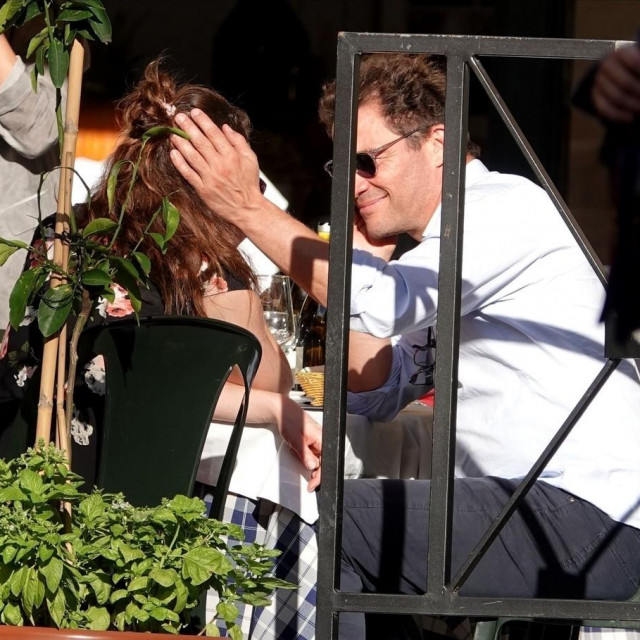 Dominic West i Lily James u Rimu