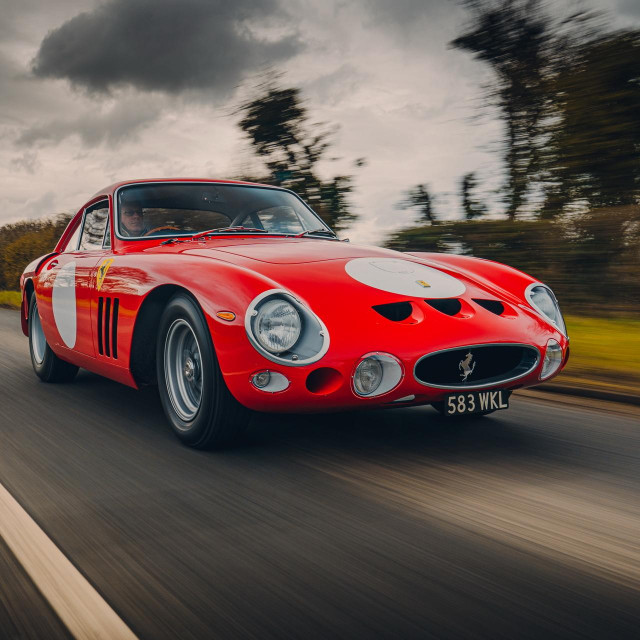 novi Ferrari 330 LMB