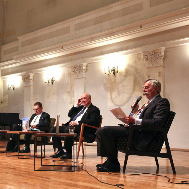 Predstavljanje knjige ”Svijet bez granica” Srđana Kerima i Danka Plevnika