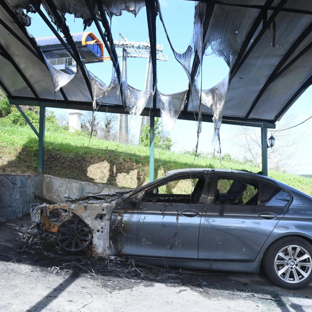 Zapaljeni automobil obitelji Banek