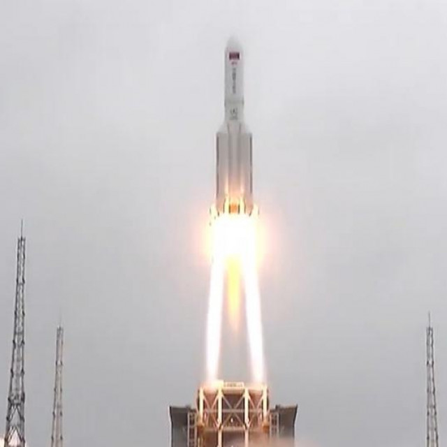 Raketa Dugi marš 5B pri uzlijetanju