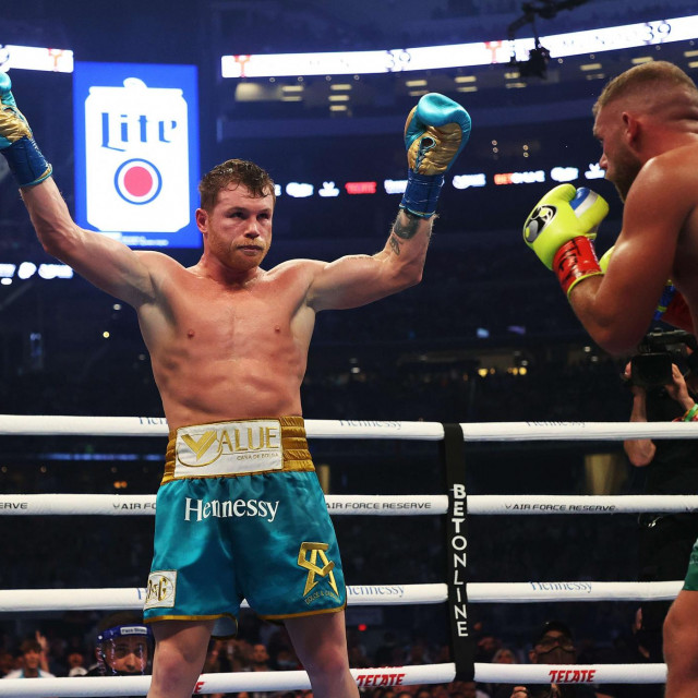 Canelo Alvarez i Billy Joe Saunders