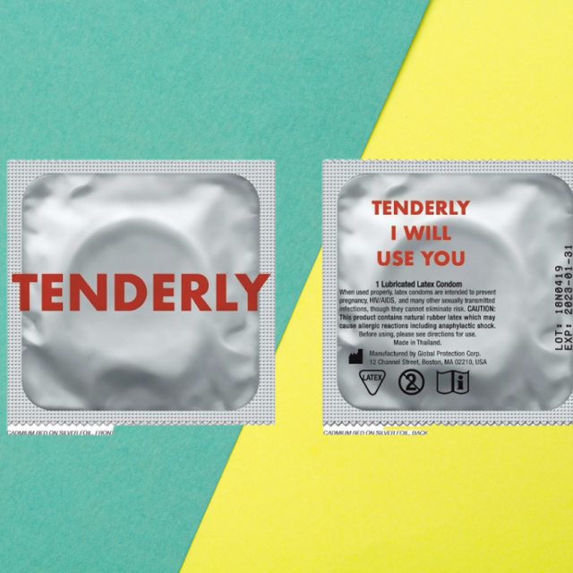 Kondomi čije je pakiranje dizajnirala slavna umjetnica Jenny Holzer sa stihom velikog Walta Whitmana.