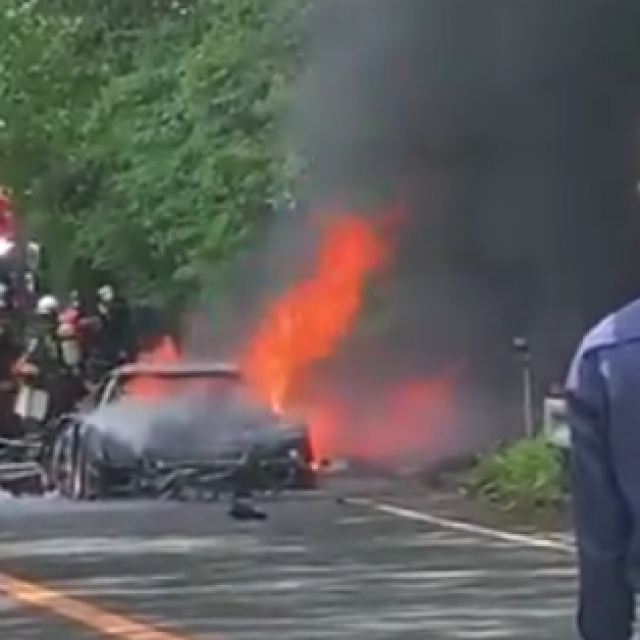 Ferrari F40 u plamenu