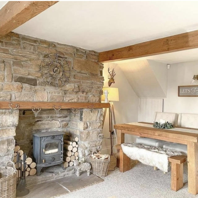 Instagram @lovecratesigns