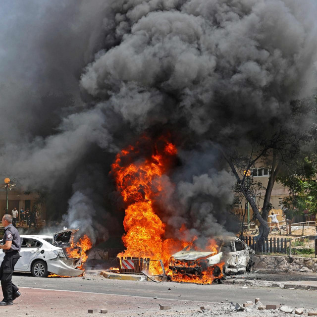 Raketa iz Gaze pogodila je auto u izraelskom gradu Ashkelonu