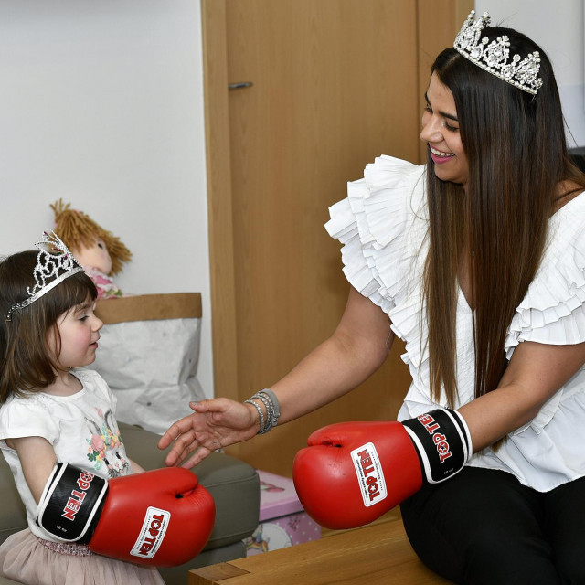 Vedrana Halinčić Bakšić s kćerkicom Anabelom