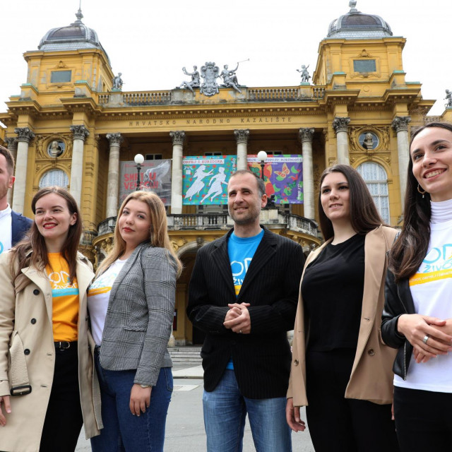 Na fotografiji: Andrea Kotnik, Luka Hodinec, Terezija Tržić, Kristina Kolovrat, Patricija Ostarjaš, Stjepan Klarić.
 