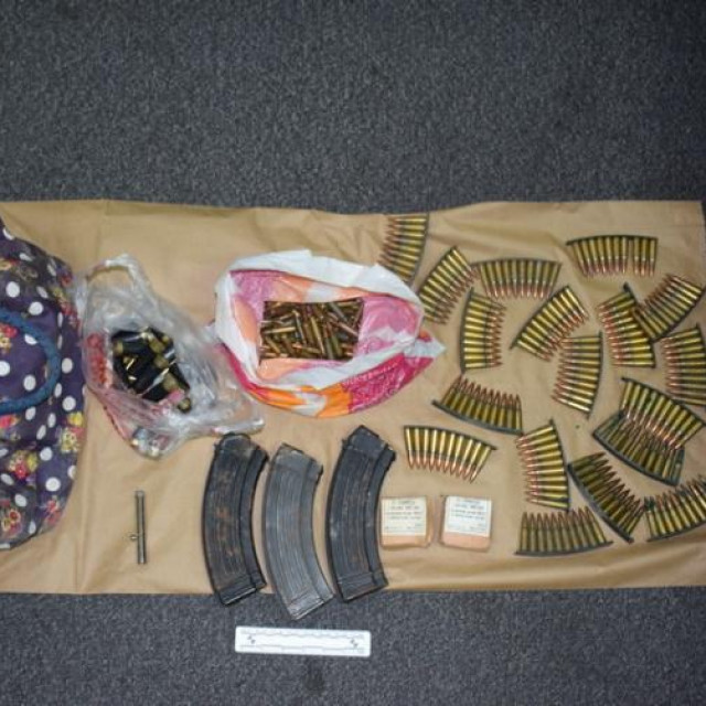 Zaplijenjena droga i oružje