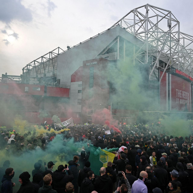 Prosvjedi pred Old Traffordom