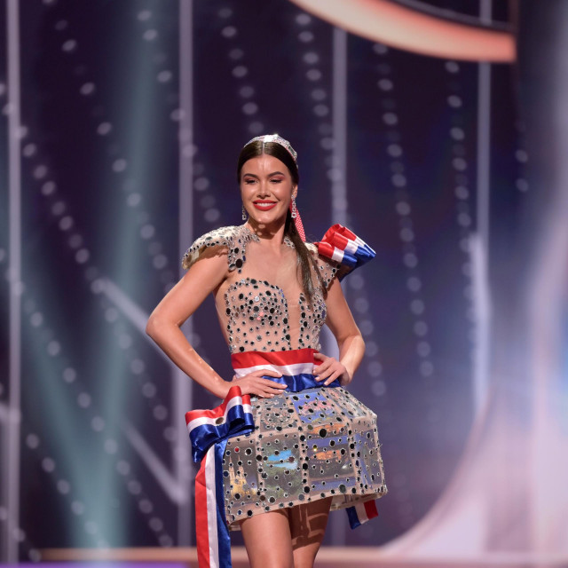 Mirna Naiia Marić u nacionanom kostimu s potpisom Matije Vuice