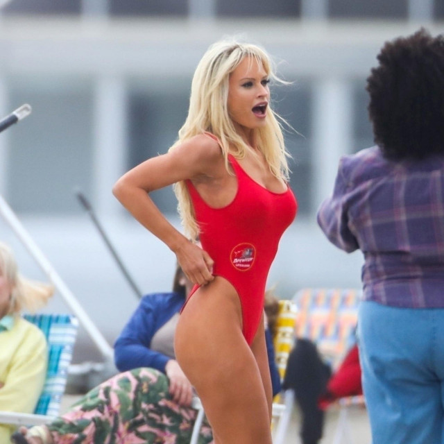 Lily James na snimanju serije ”Pam i Tommy”