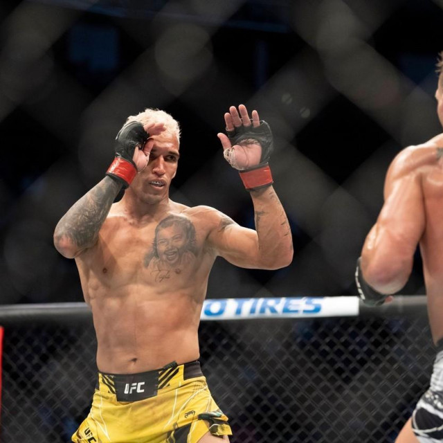 Charles Oliveira i Michael Chandler