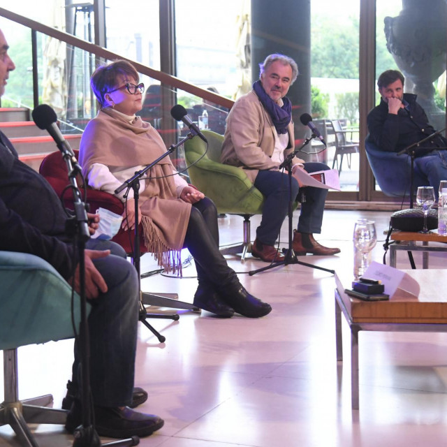 Željko Pervan, Zdenka Kovačiček, ravnatelj Lisinskog Dražen Siriščević i Vladimir Posavec-Tušek na konferenciji za medije u Lisinskom na kojoj je predstavljen novi ciklus na otvorenom Lisinski Atrium