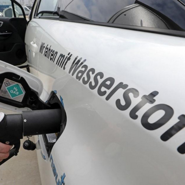 Ilustracija, auto na vodikov pogon