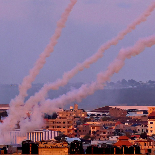 Prizor ispaljivanja raketa iz Pojasa Gaze prema Izraelu