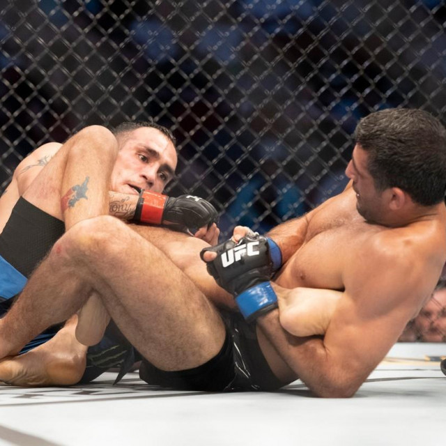 Tony Ferguson i Beneil Dariush