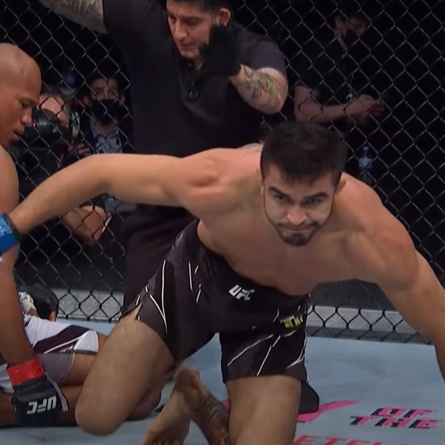 Jacare vs. Muniz