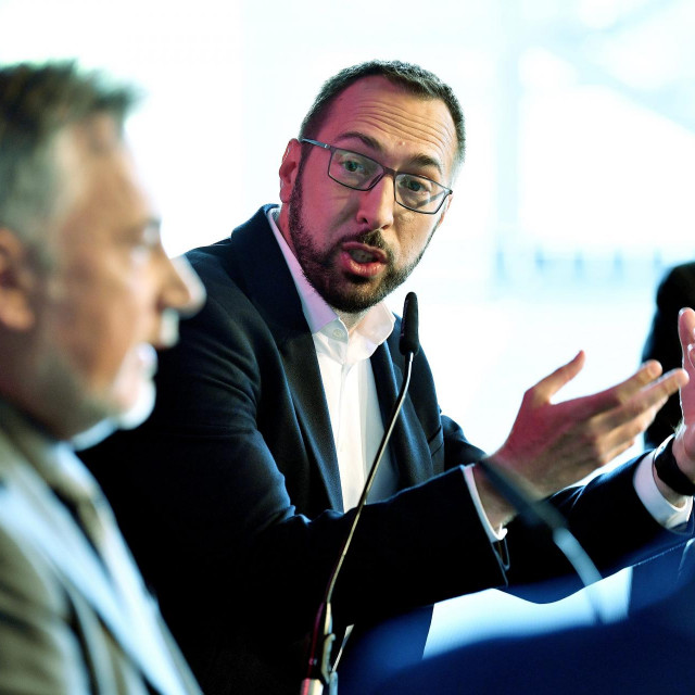 Miroslav Škoro; Tomislav Tomašević