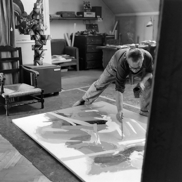 Edo Murtić u svom atelijeru u Martićevoj ulici