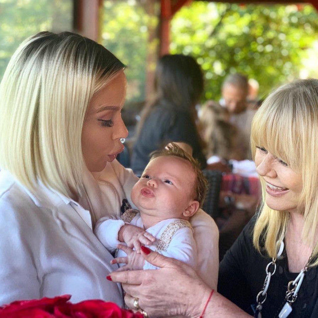 Maja Šuput, maleni Bloom i njezina majka Danica