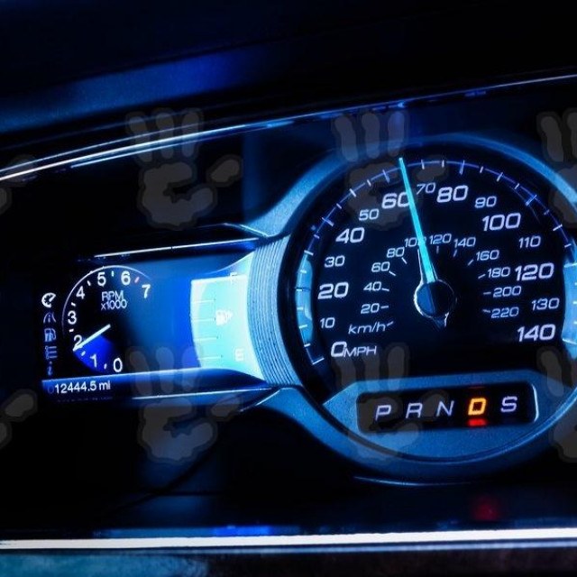 Brzinomjer automobila