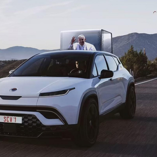 Fisker Ocean Popemobil