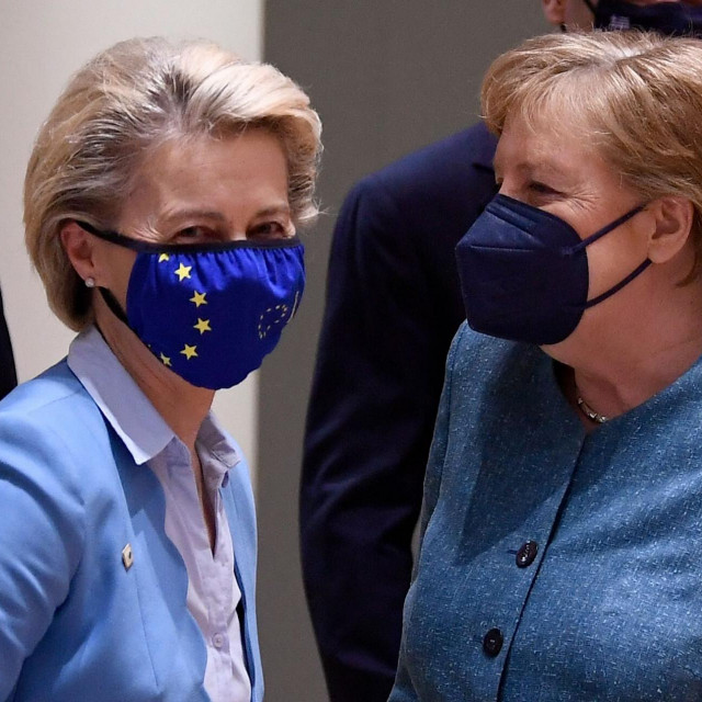 Ursula von der Leyen i Angela Merkel