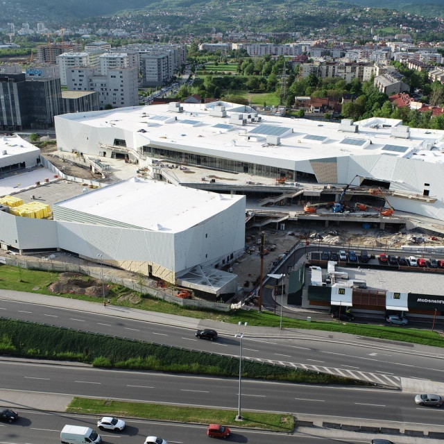 Šoping-centar Z na ulazu u Zagreb