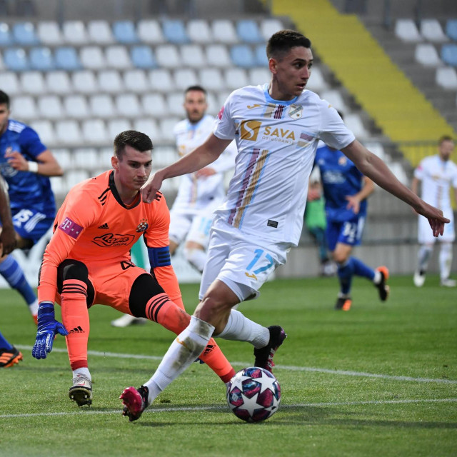 Dominik Livaković i Luka Menalo