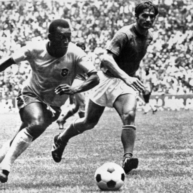 Pelé i Tarcisio Burgnich u slavnom finalu