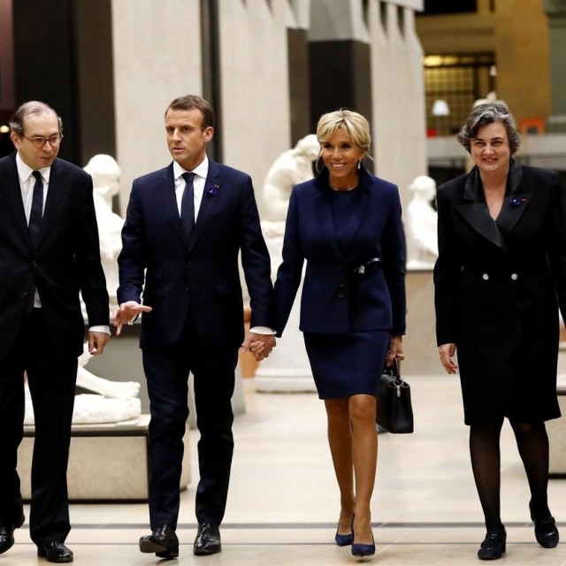 Laurence des Cars i Emmanuel Macron u Muzeju d'Orsay