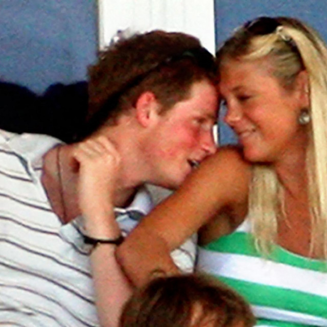 Princ Harry s tadašnjom djevojkom Chelsy Davy fotografiran na sportskom eventu 2007.