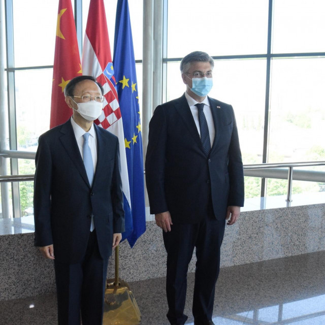 Yang Jiechi i Andrej Plenković