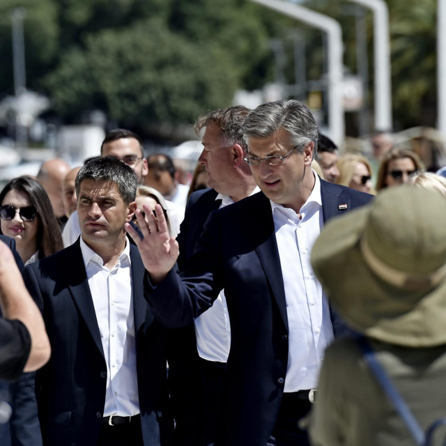 Plenković i Mihanović na Rivi

 