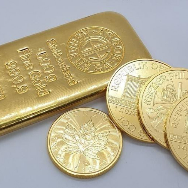 Investicijsko zlato dolazi u obliku zlatnika ili zlatnih poluga visoke čistoće
 