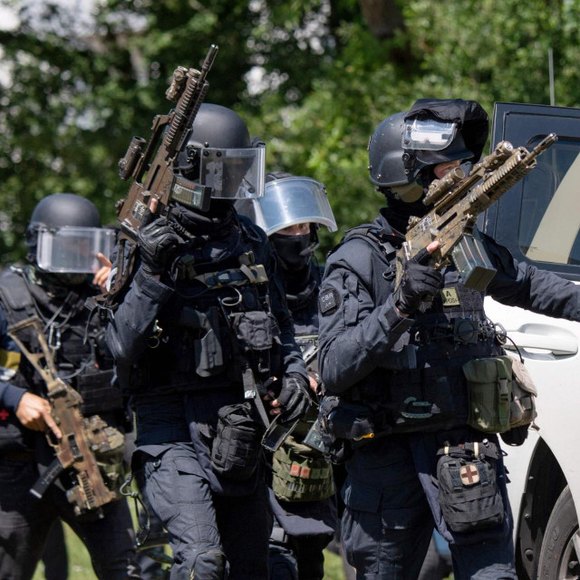 Napad u La Chapelle-sur-Erdreu