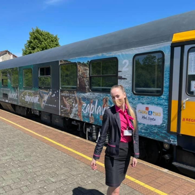 Vlak RegioJeta snimljen u Gračacu